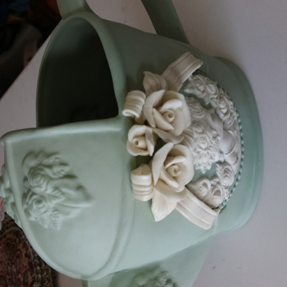 Stunning Porcelain Fully Functional Flower Watering Pot! - Picture 5 of 11